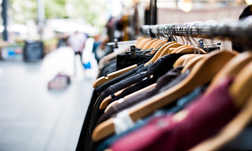 How to find online clothing wholesalers 